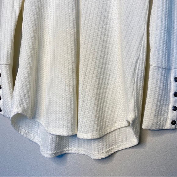 Chaser ivory waffleknit button cuff long sleeve - Picture 4 of 8